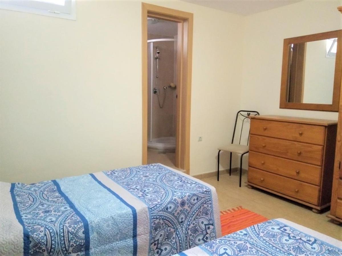 Litha House, 3 Bed Set Over 3 Floors 5 Mins From And Amenities * Caleta De Fuste