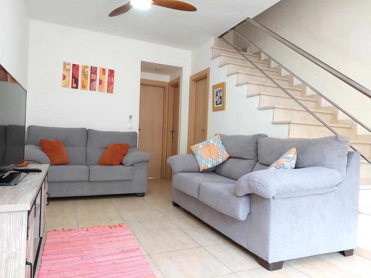 Litha House, 3 Bed Set Over 3 Floors 5 Mins From And Amenities Apartment *